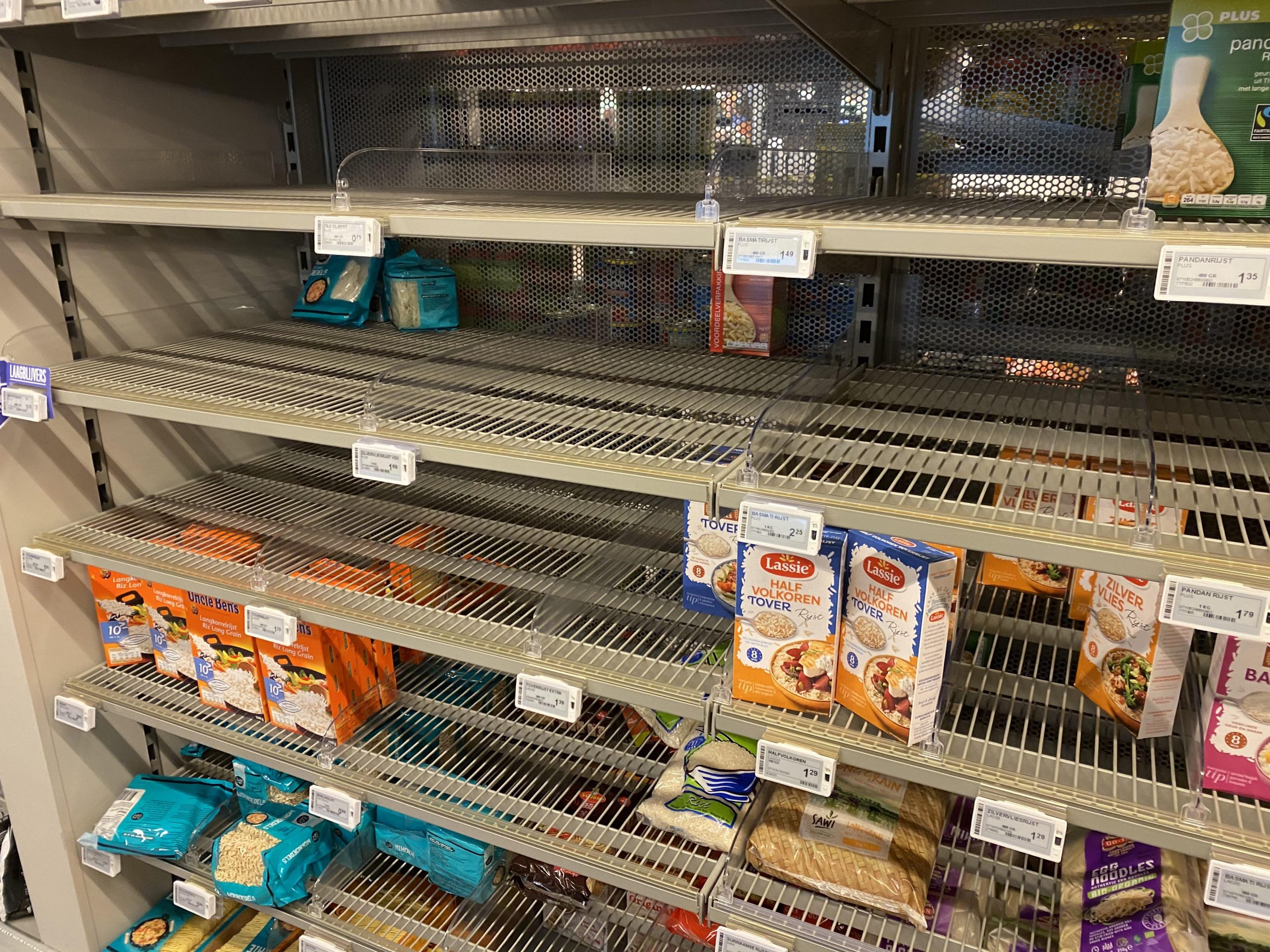 reptielen Koningin Robijn VIDEO] Chaos in supermarkten. Rijswijkers kopen massaal houdbare producten  in - Rijswijk.TV
