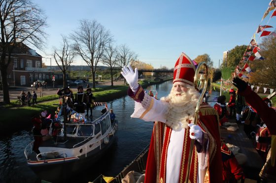 Sinterklaas en zijn pieten brengen groot feest naar Rijswijk