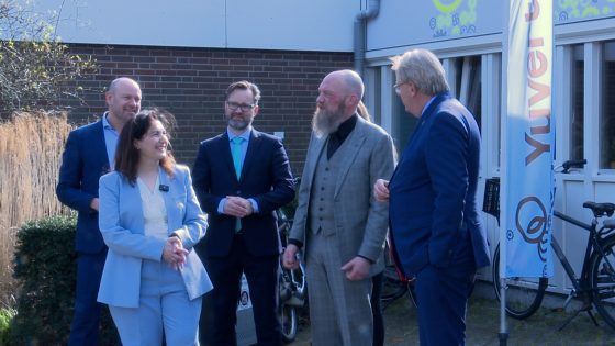 [VIDEO] Commissaris van de Koning en burgemeester Huri Sahin bezoeken Yuverta mbo Rijswijk