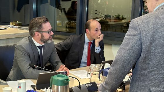 [VIDEO] Wethouder Gijs van Malsen onder vuur over ontkennen geruchten komst asieljongeren