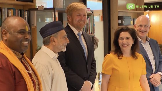 [VIDEO] Koning Willem Alexander eet mee tijdens Iftar maaltijd in Stervoorde