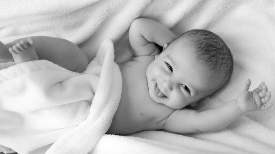 Staedion’s 1 aprilgrap: Inschrijven baby voor sociale huur blijkt ludieke oproep